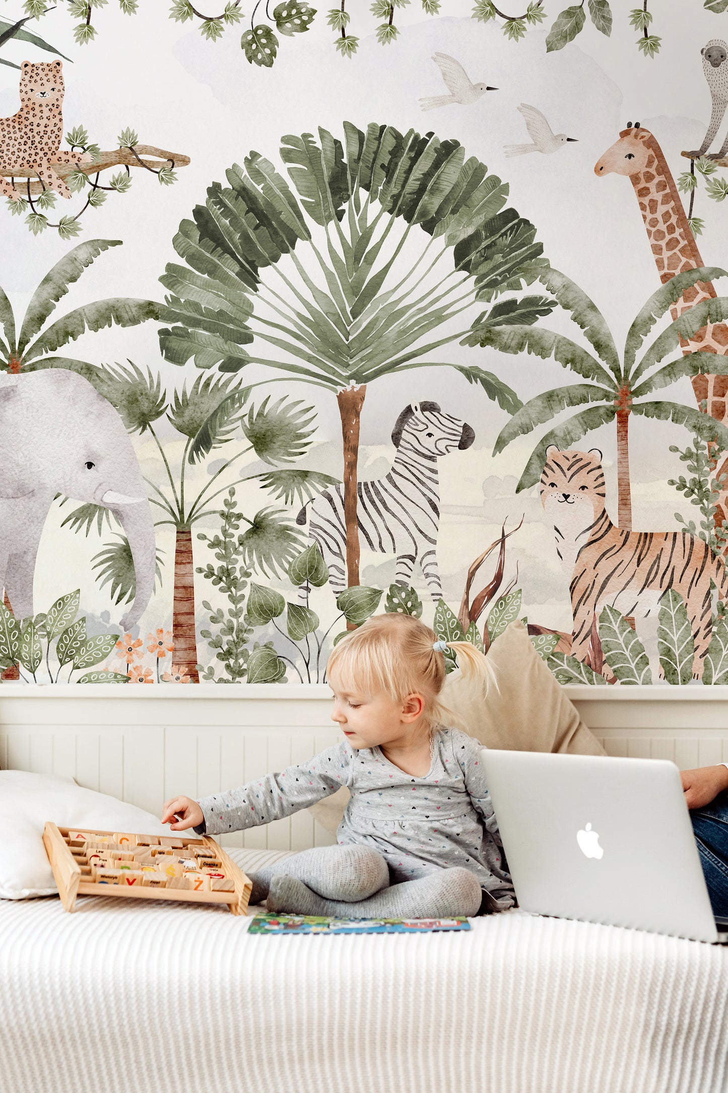 Savanna II Children's Room Wallpaper