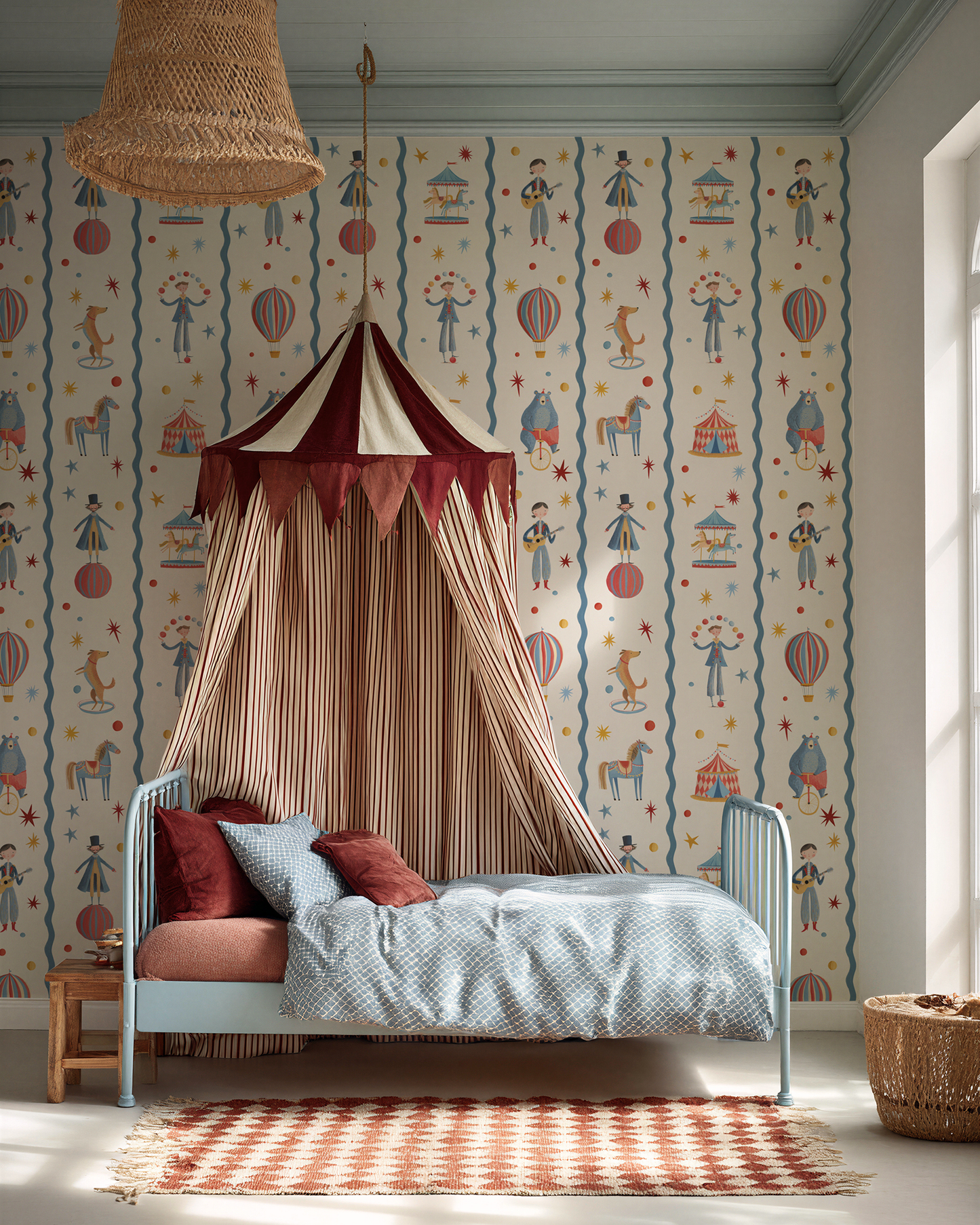 Minik Sirk Dünyası Duvar Kağıdı
